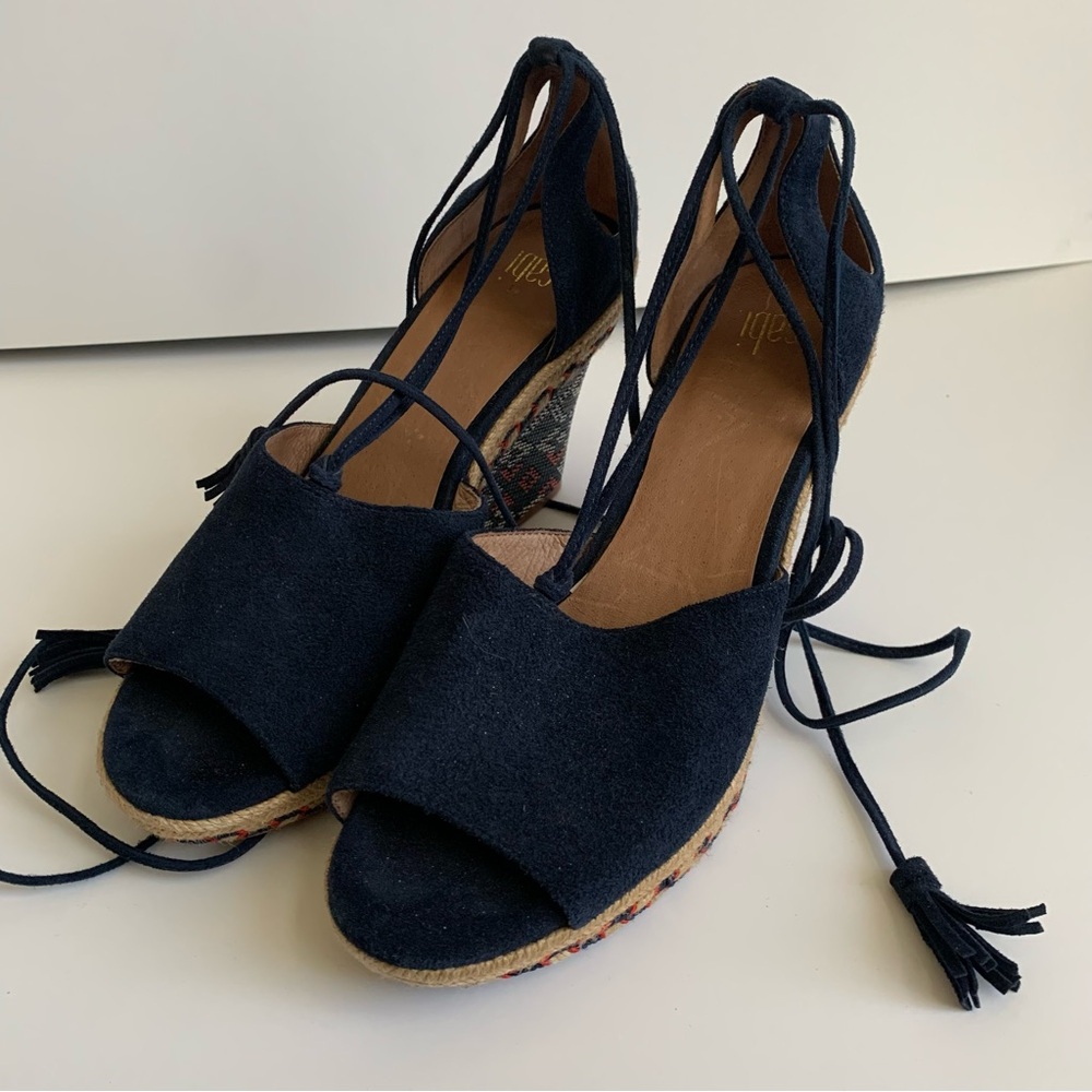 CAbi Isla Wedge Sandals Size 9M Navy Blue Ikat Suede Ankle Tie Tassels - Picture 3 of 11